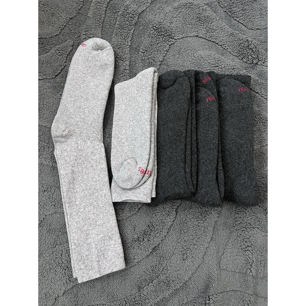 New 5 Pack Men’s Hanes Crew Socks No Size Listed (apx. Size 7-11)